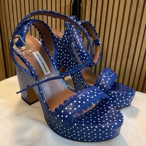 Tabitha Simmons blue leather sandal w cut white leather underlay & buckle straps